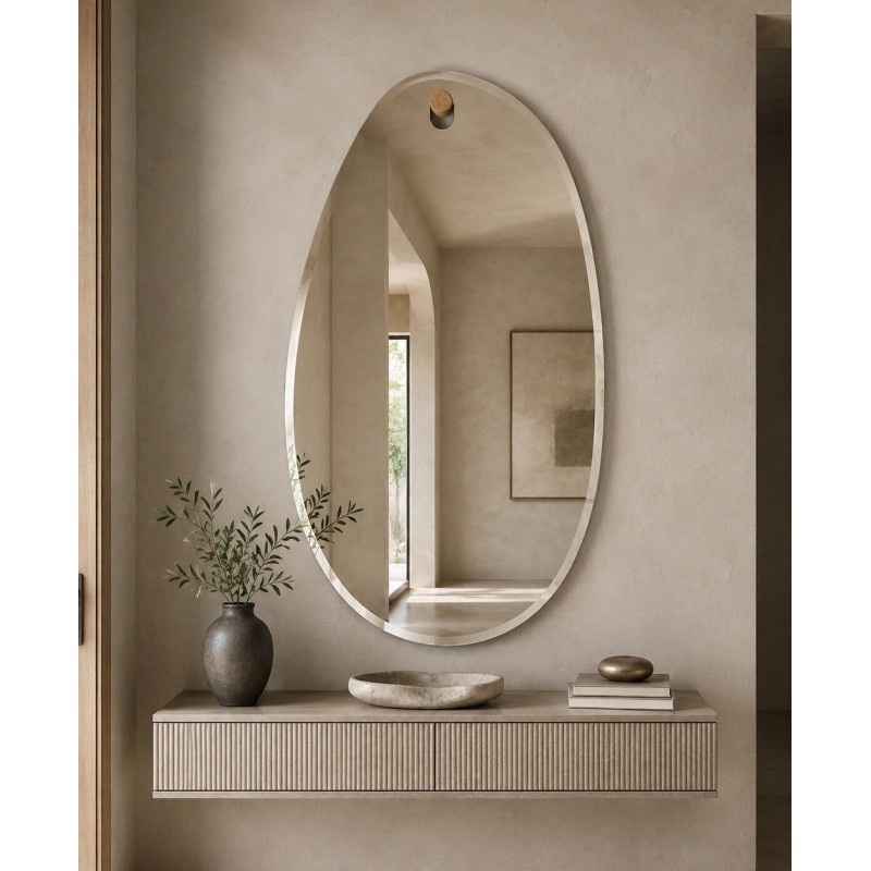 Specchio Asimmetrico Bisellato dal Design Organico