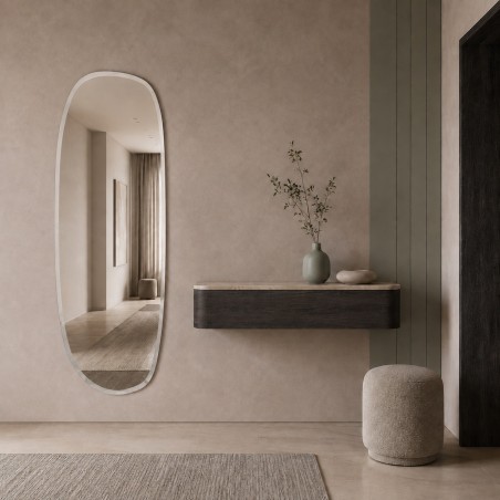 Specchio Asimmetrico Bisellato dal Design Organico ed Elegante