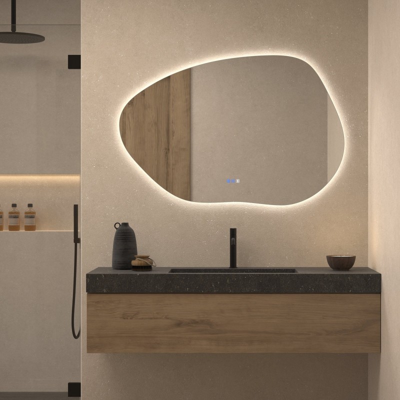Specchio Retroilluminato dal Design Organico per Bagno Moderno