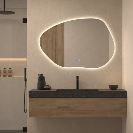 Specchio Retroilluminato dal Design Organico per Bagno Moderno